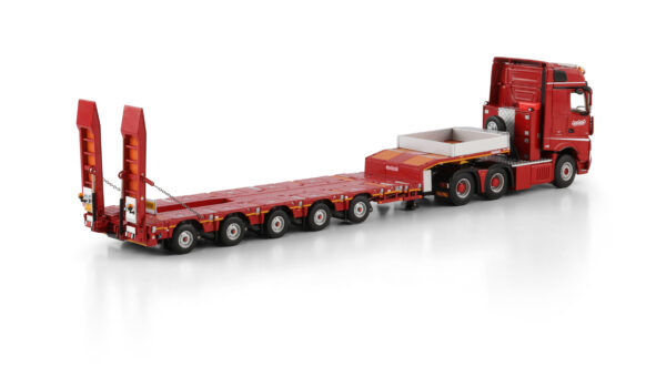 Nooteboom Red Line - 5-axle MANOOVR  with excavator trough and Mercedes Actros MP5 BigSpace 6x4